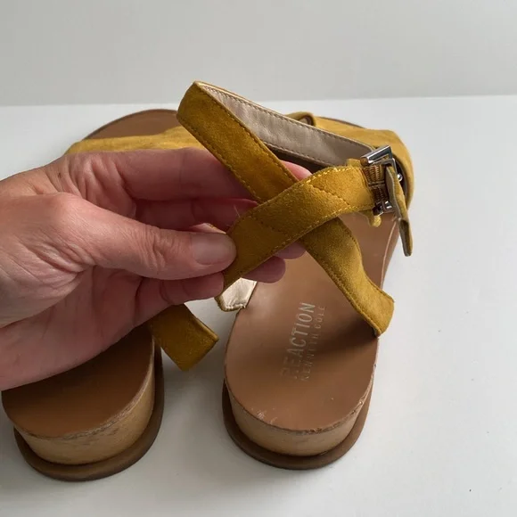 Kenneth Cole Reaction Jolly Burnt Mustard Suede Leather Upper Sandal Size 10 - Picture 5 of 11